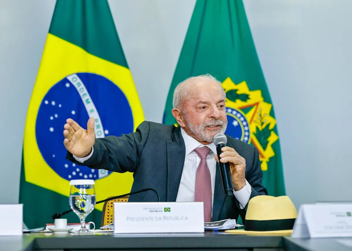 Campanha de Lula avalia que Bolsa Família e canetas no SUS retomam pauta